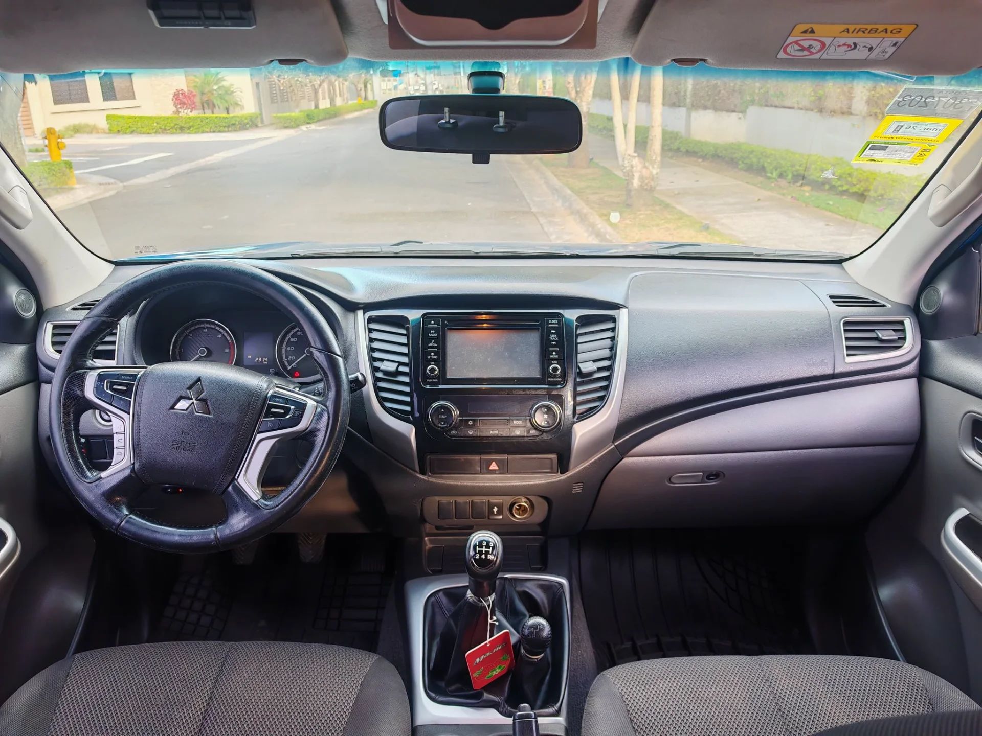 Mitsubishi L200 - Image 2