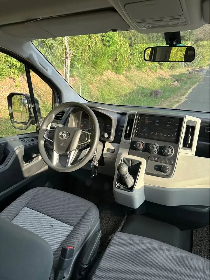 Toyota Hiace - Image 3