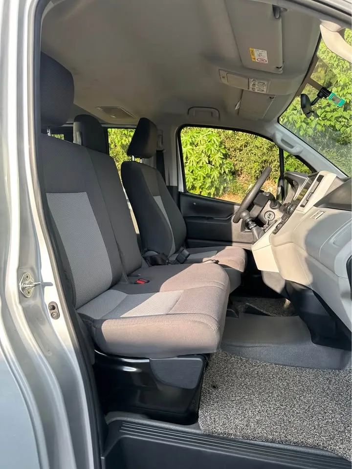 Toyota Hiace - Image 4