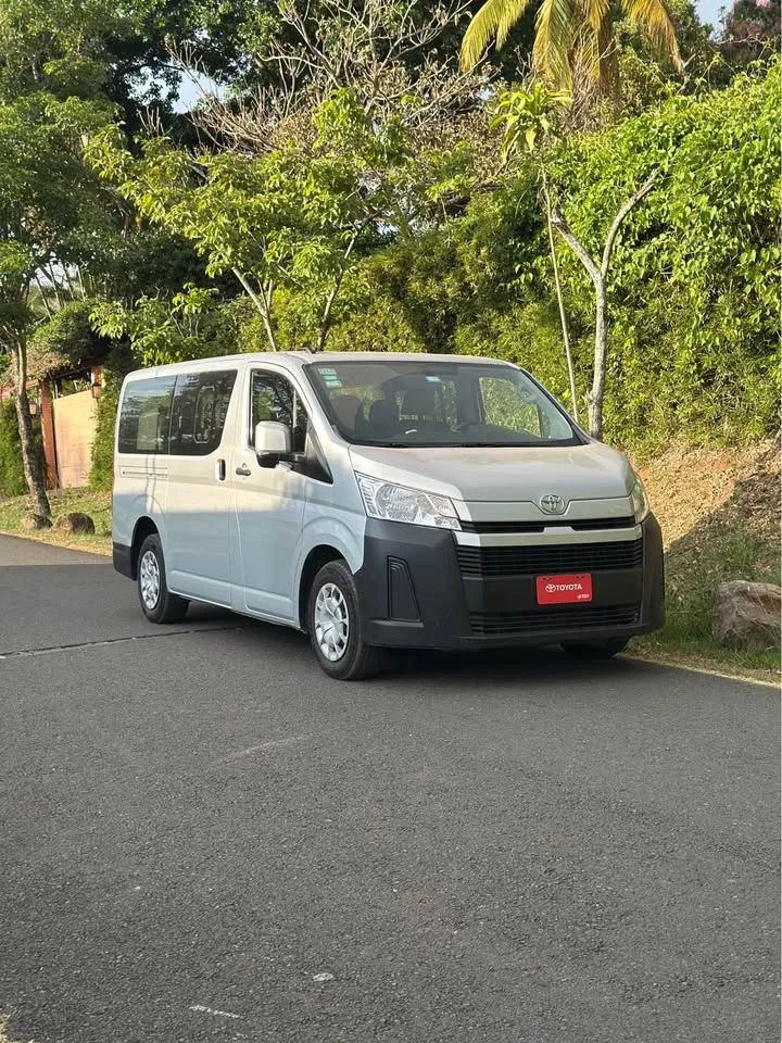 Toyota Hiace - Image 8