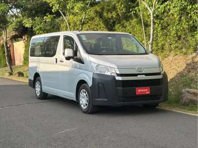 Toyota Hiace - Image 8