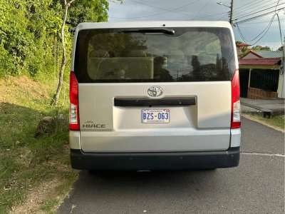 Toyota Hiace - Image 10