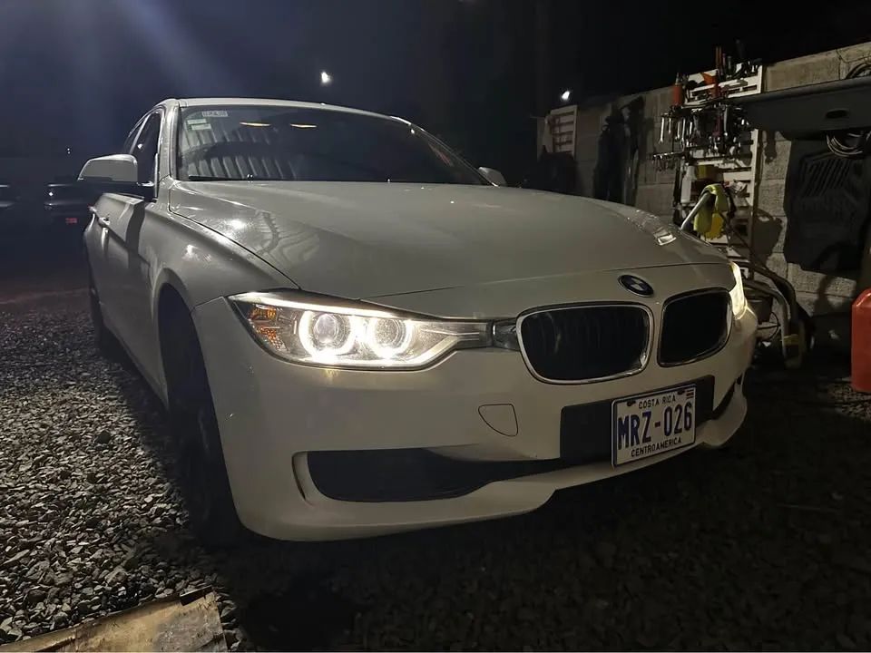 BMW 320i - Image 2