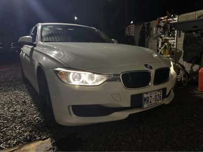 BMW 320i - Image 2