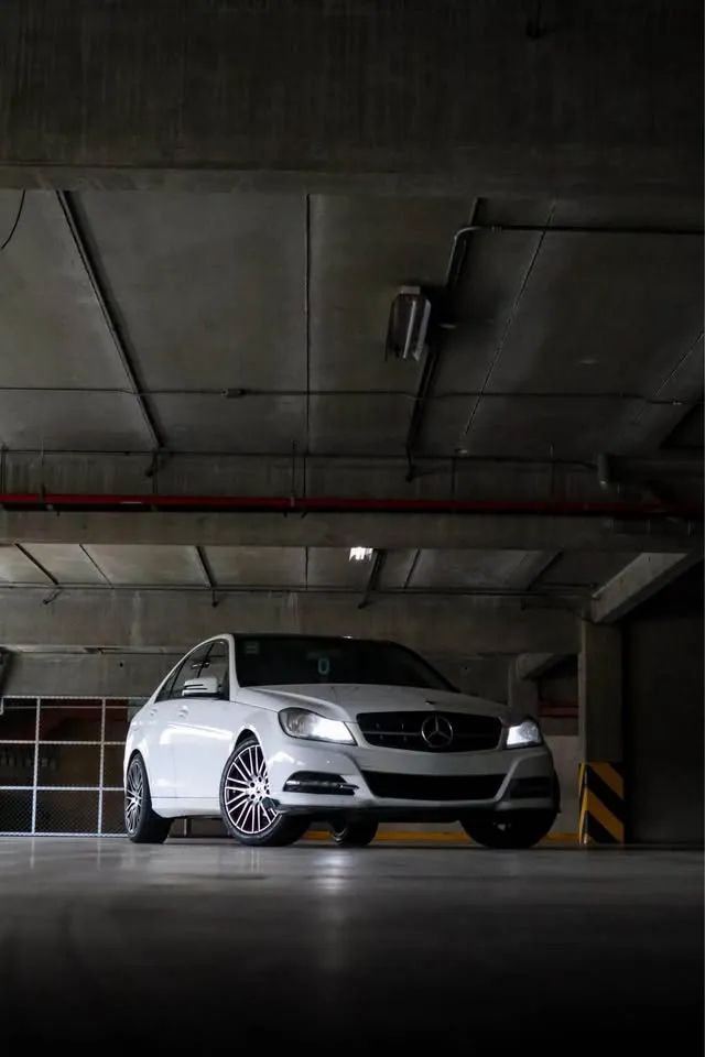 Mercedes-Benz C180 - Image 4