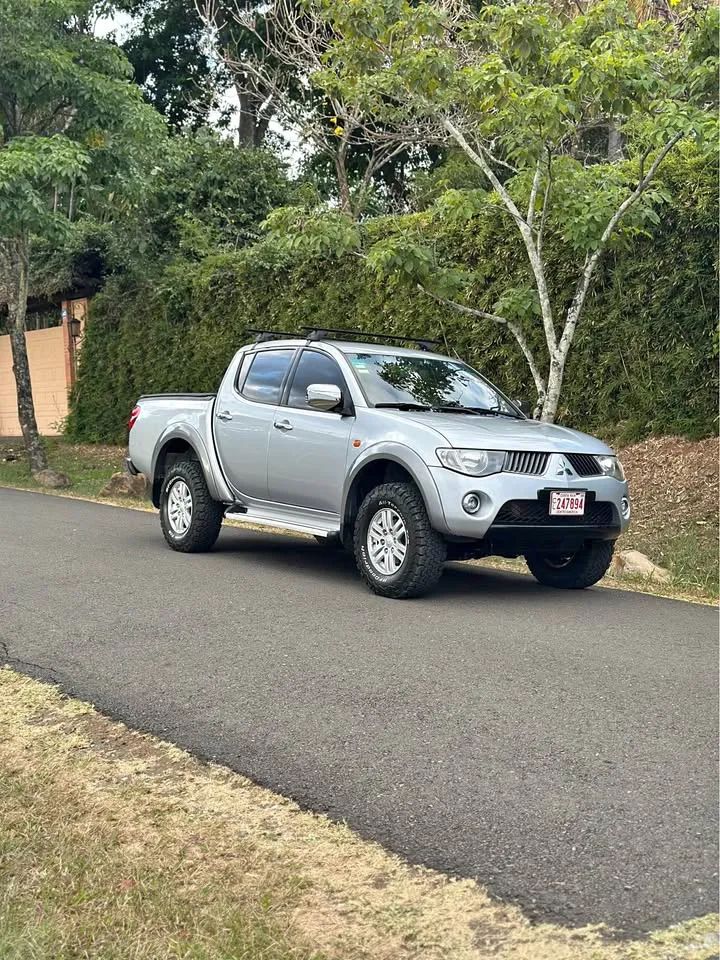 Mitsubishi L200 - Image 1