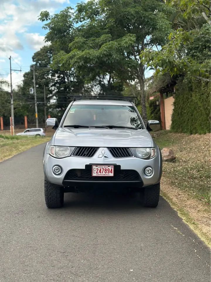 Mitsubishi L200 - Image 2