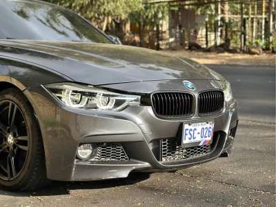 BMW 318i - Image 1
