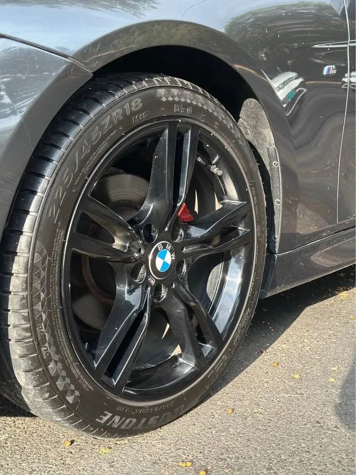 BMW 318i - Image 8