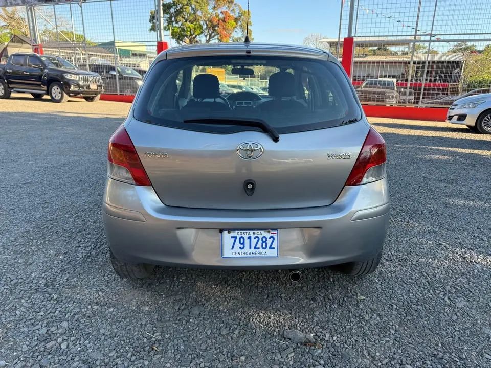 Toyota Yaris Hatchback - Image 6