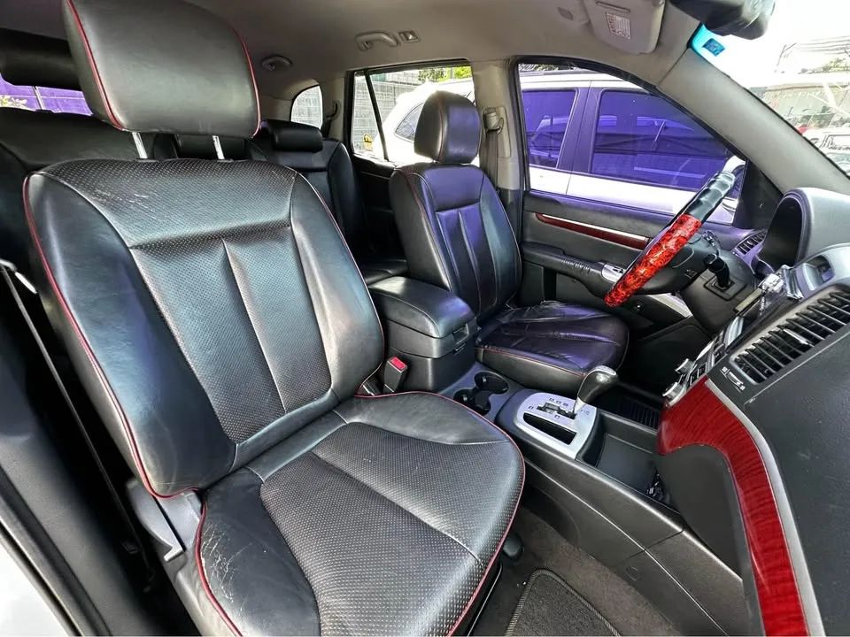 Hyundai Santa Fe - Image 2