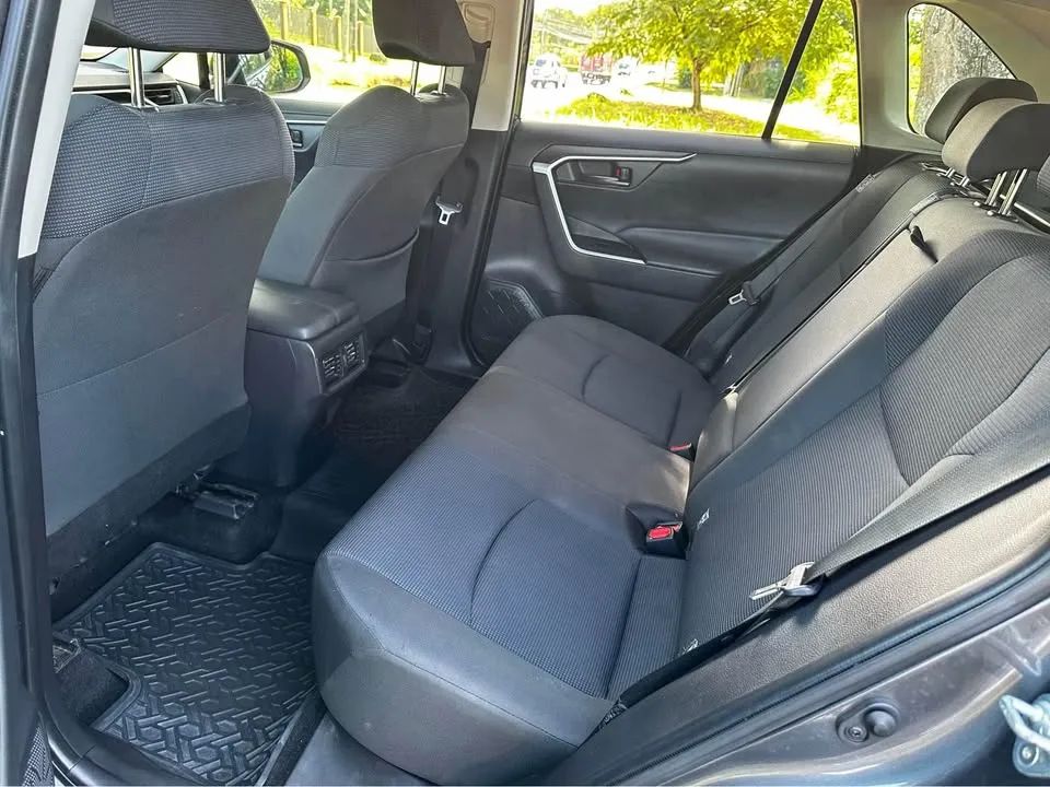 Toyota RAV4 - Image 6