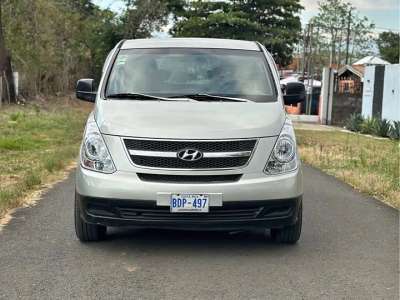 Hyundai H1 - Image 1