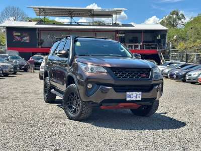 Toyota Fortuner - Image 1