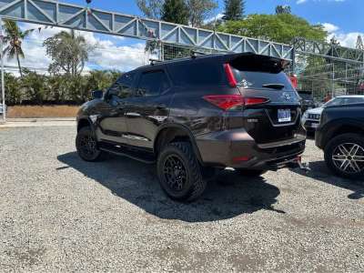 Toyota Fortuner - Image 8