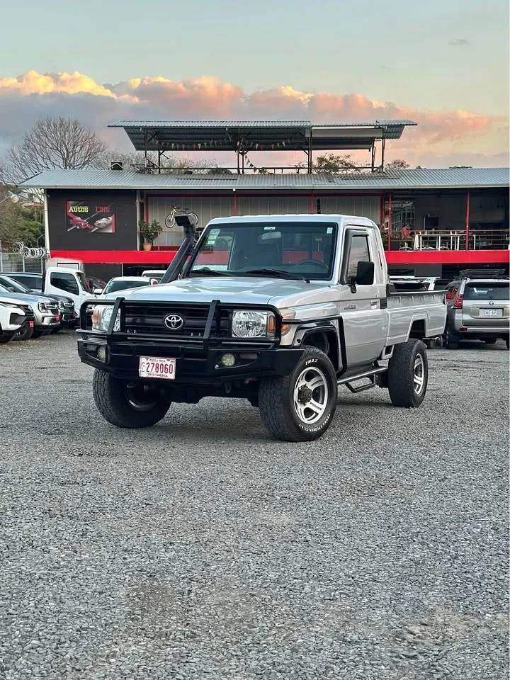 2013 Toyota Land Cruiser