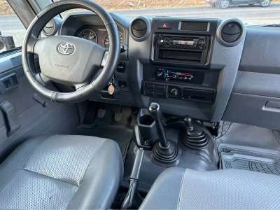 Toyota Land Cruiser - Image 3