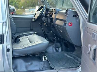 Toyota Land Cruiser - Image 4