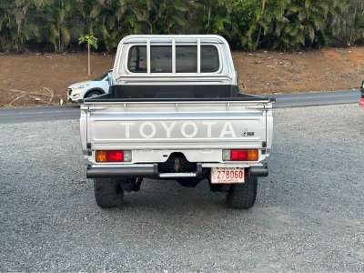 Toyota Land Cruiser - Image 9