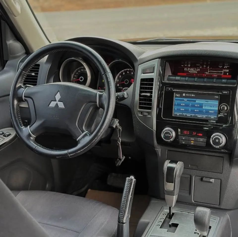 Mitsubishi Montero GLS - Image 3
