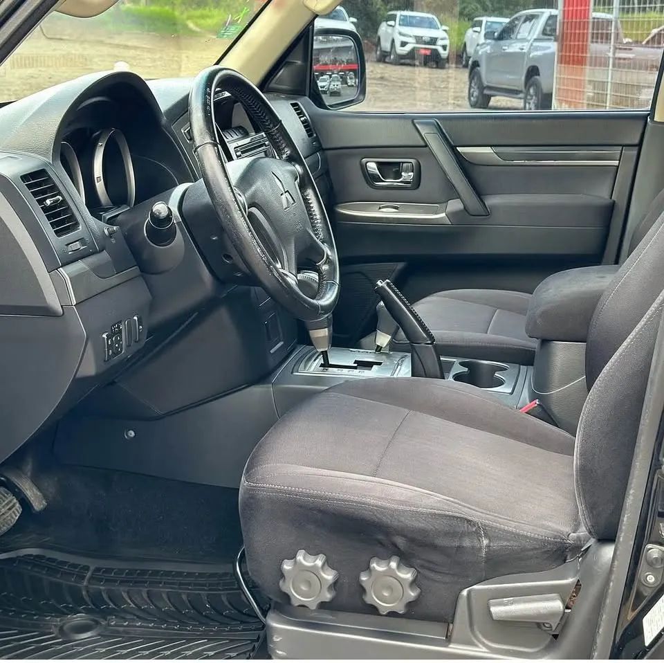 Mitsubishi Montero GLS - Image 4