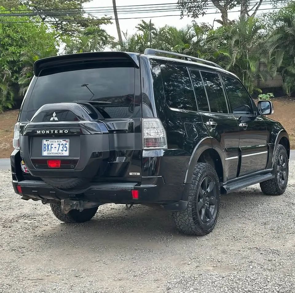 Mitsubishi Montero GLS - Image 7