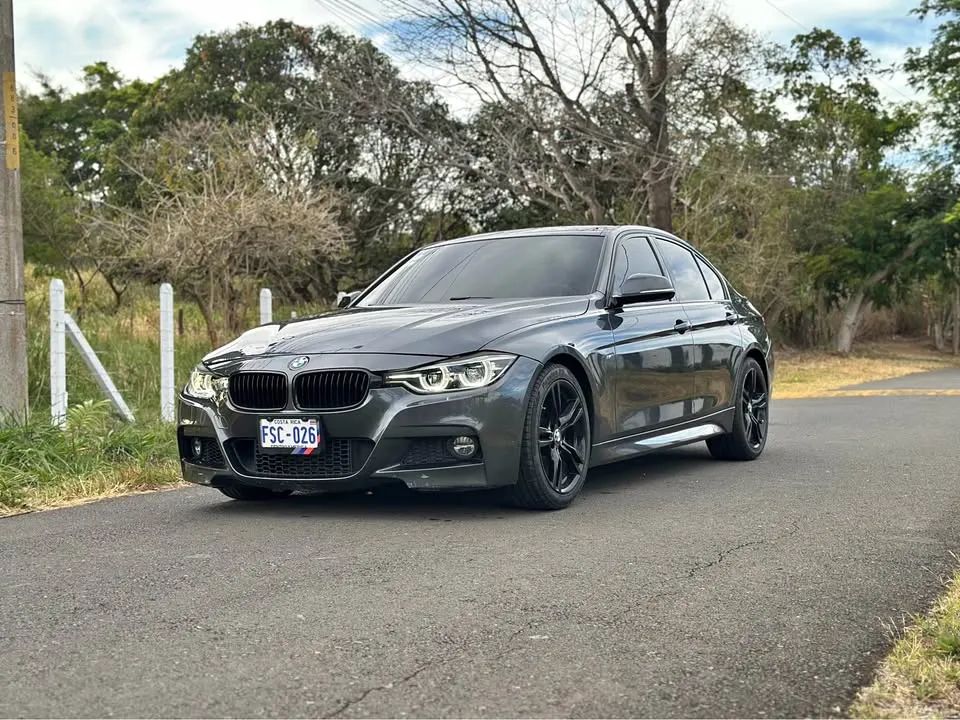 BMW 318i - Image 1
