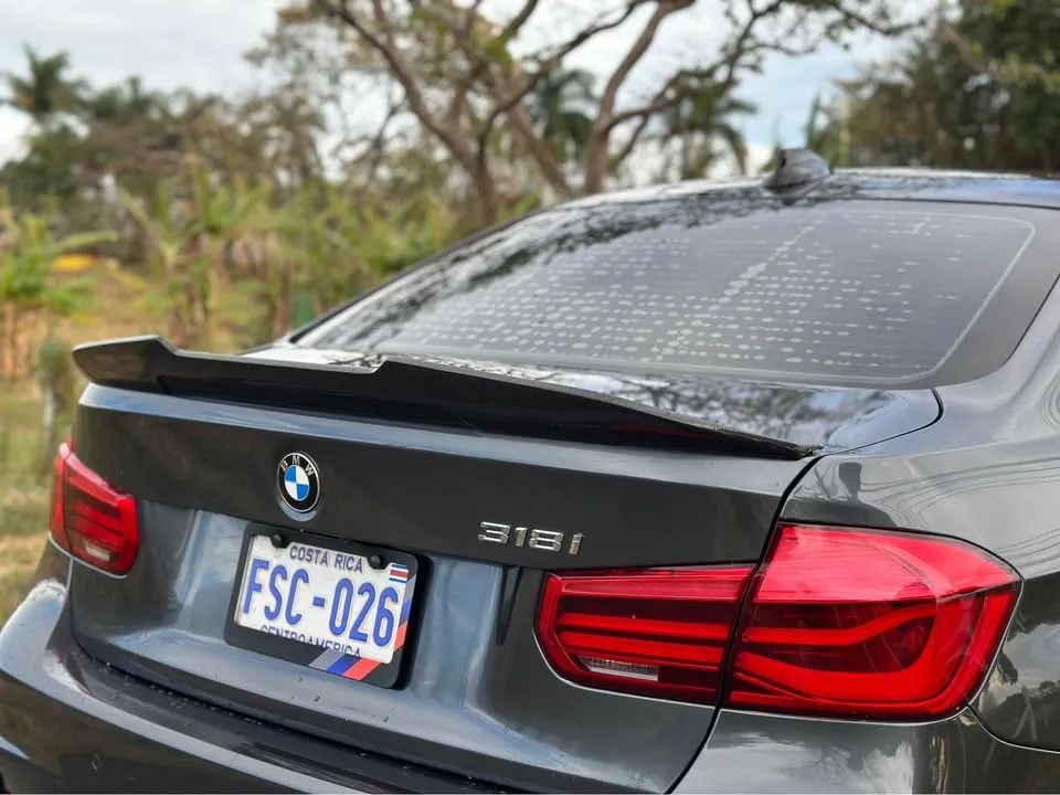 BMW 318i - Image 8