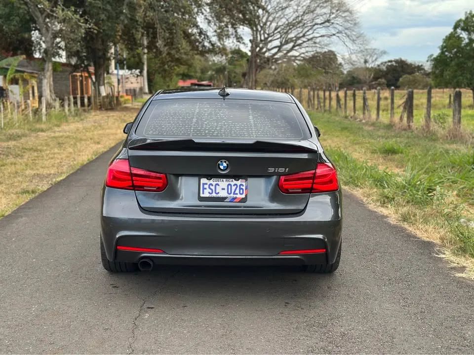 BMW 318i - Image 9