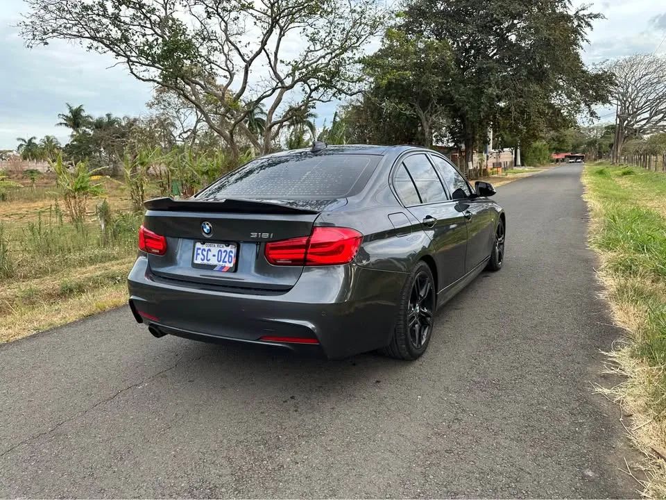 BMW 318i - Image 10