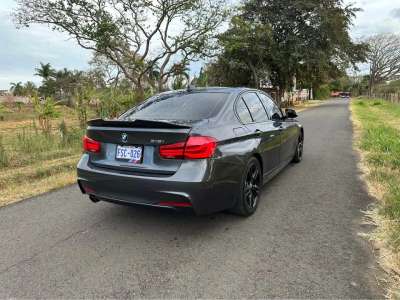 BMW 318i - Image 10