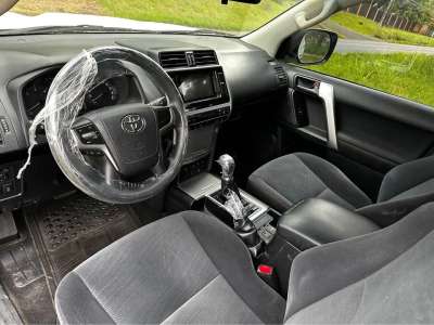 Toyota Land Cruiser Prado - Image 2