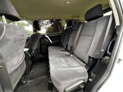 Toyota Land Cruiser Prado - Image 3
