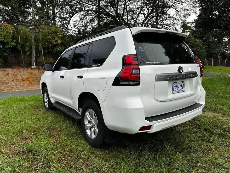 Toyota Land Cruiser Prado - Image 4