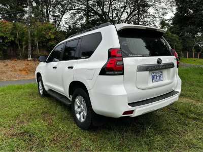Toyota Land Cruiser Prado - Image 4