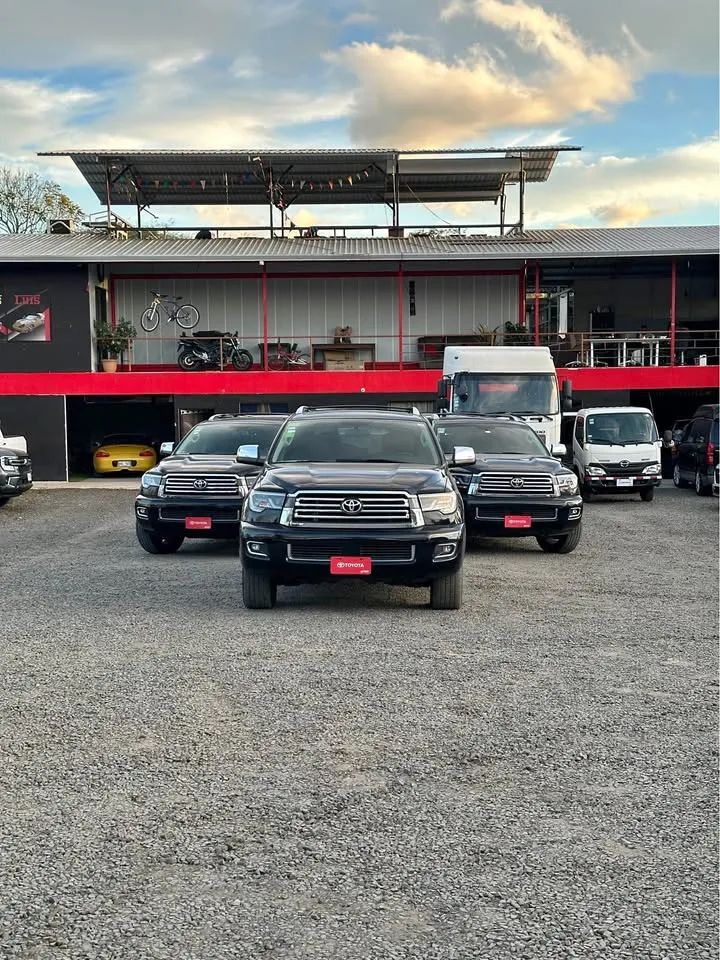 Toyota Sequoia - Image 1