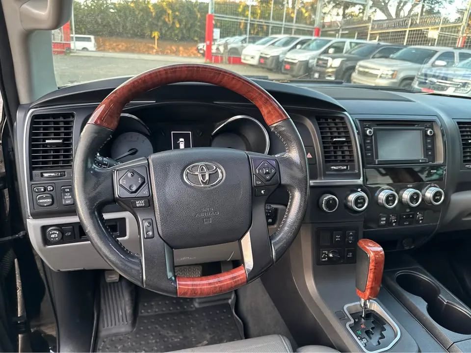 Toyota Sequoia - Image 4