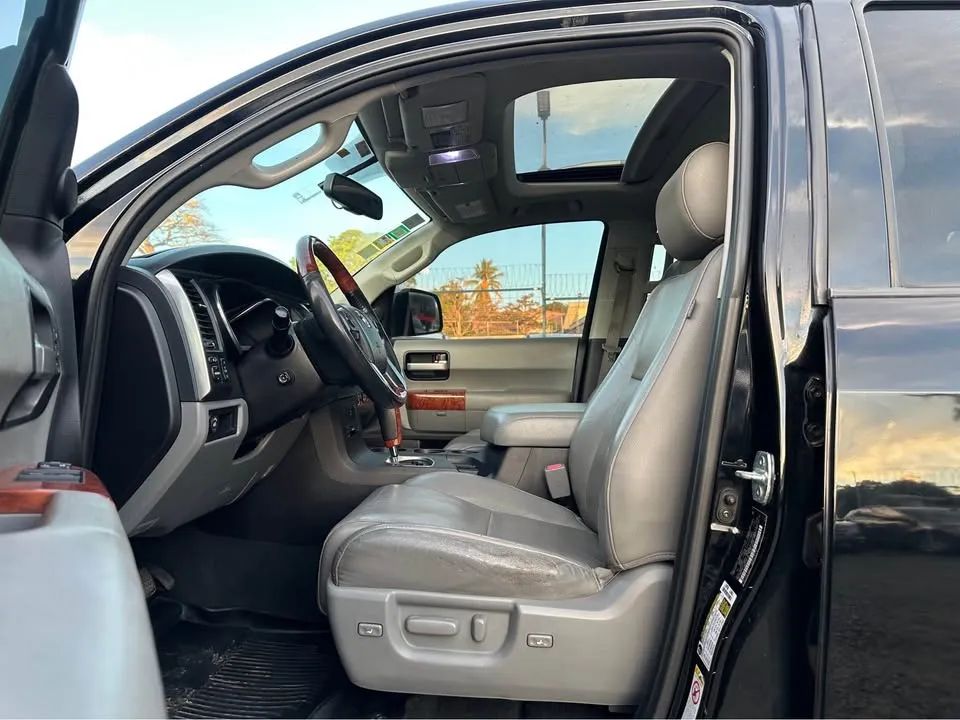 Toyota Sequoia - Image 5