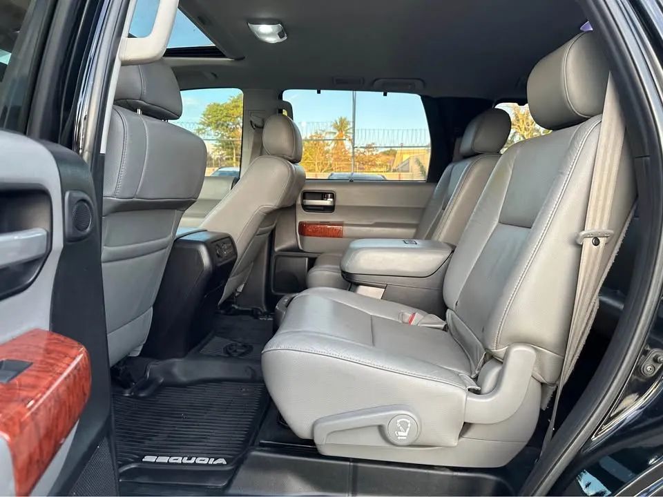 Toyota Sequoia - Image 6