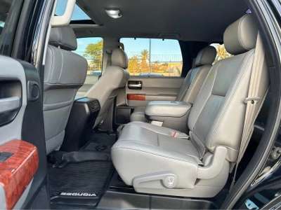 Toyota Sequoia - Image 6
