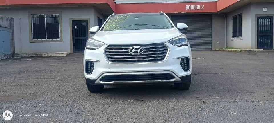 Hyundai Santa Fe - Image 1