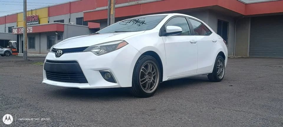 Toyota Corolla - Image 2