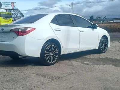 Toyota Corolla S - Image 3