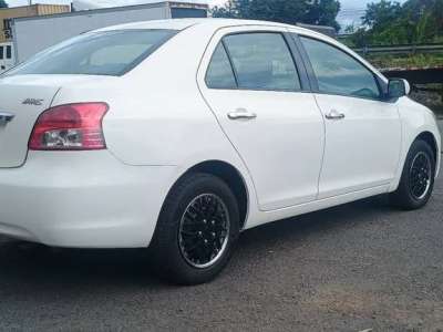 Toyota Yaris - Image 2