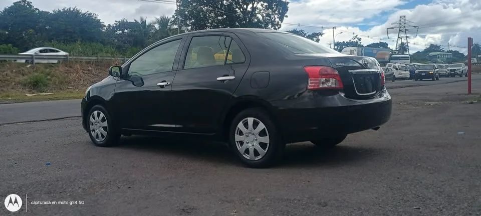 Toyota Yaris - Image 2