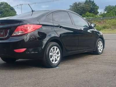 Hyundai Accent - Image 3