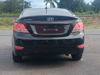 Hyundai Accent - Image 2