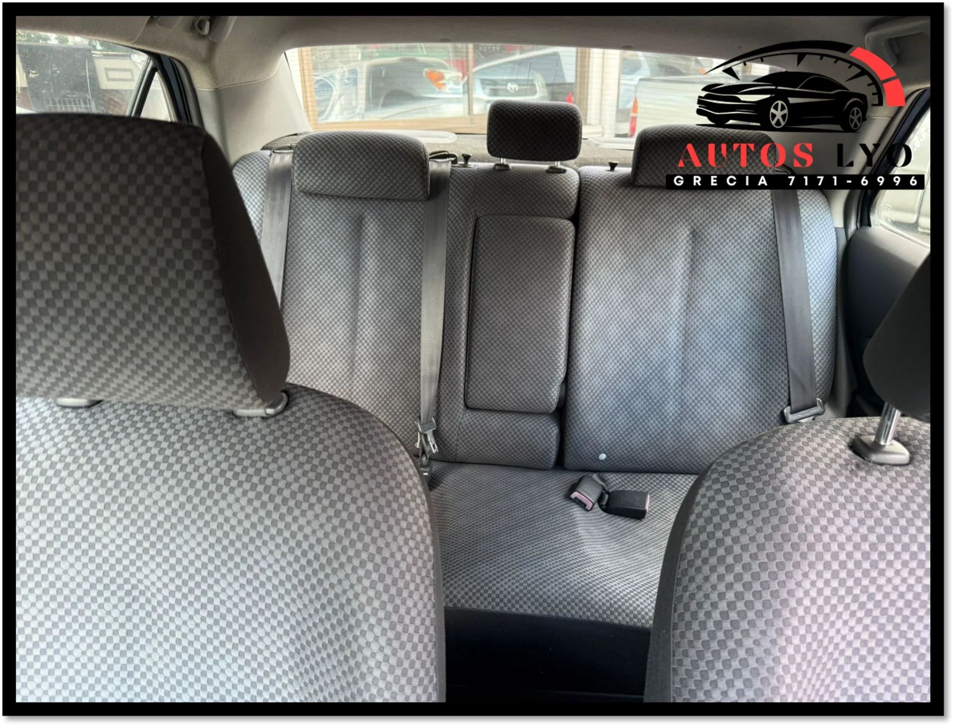 Toyota Yaris - Image 2