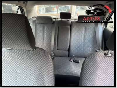 Toyota Yaris - Image 2