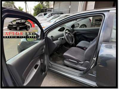 Toyota Yaris - Image 6